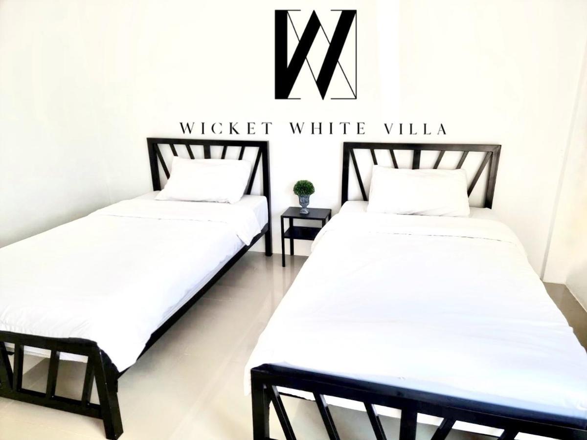 Wicket White Villa Ratchaburi Exteriör bild